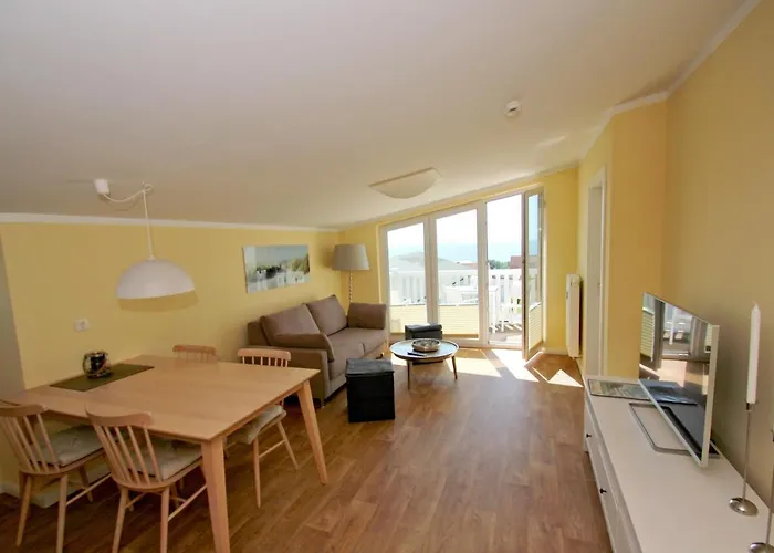 mit Meerblick und Balkon, gratis Nutzung vom AHOI Erlebnisbad und Sauna in Sellin - Meeresblick FeWo 60 Apartment Goehren (Ruegen)