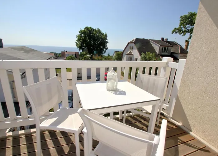 mit Meerblick und Balkon, gratis Nutzung vom AHOI Erlebnisbad und Sauna in Sellin - Meeresblick FeWo 60 * Goehren (Ruegen)