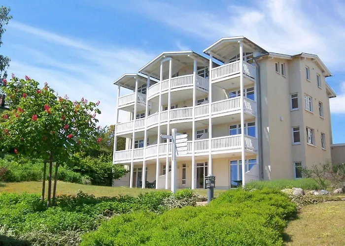 mit Meerblick und Balkon, gratis Nutzung vom AHOI Erlebnisbad und Sauna in Sellin - Meeresblick FeWo 60 Apartment *